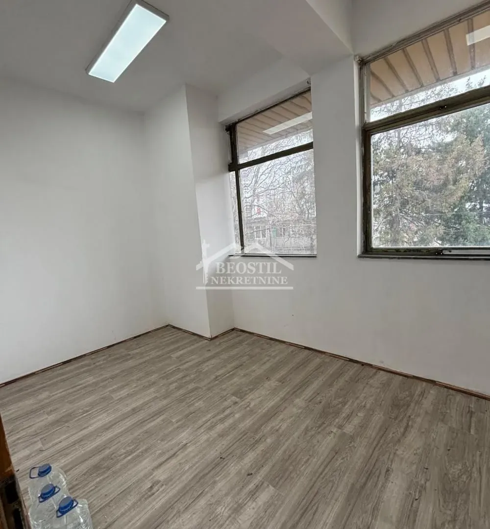 Rent, office space, 260m², Kluz, Zvezdara Sve Podlokacije