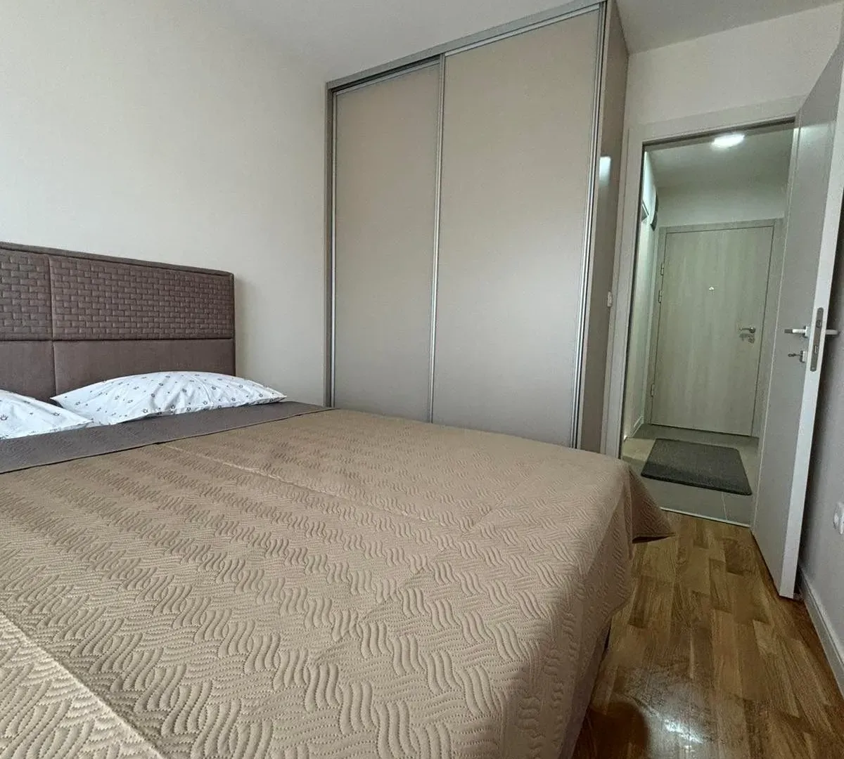 Rent, one bedroom apartment, 42m², Pobrežje, Podgorica