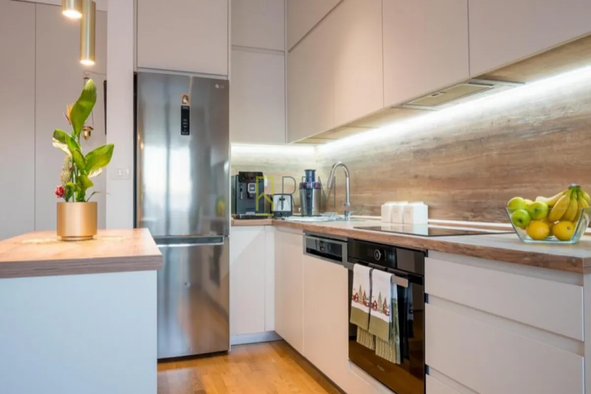 Prodaja, dvosoban stan, 63m², Tivat, Crna Gora