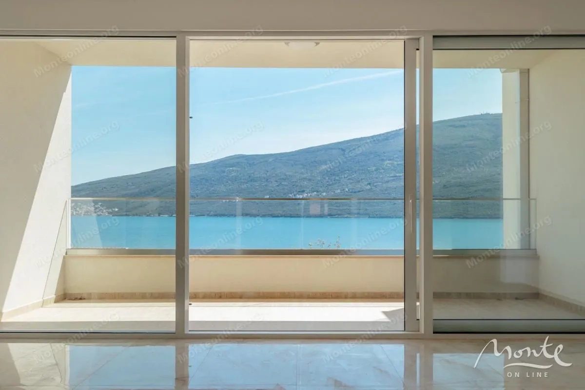 Prodaja, dvosoban stan, 138m², Baošići, Herceg Novi