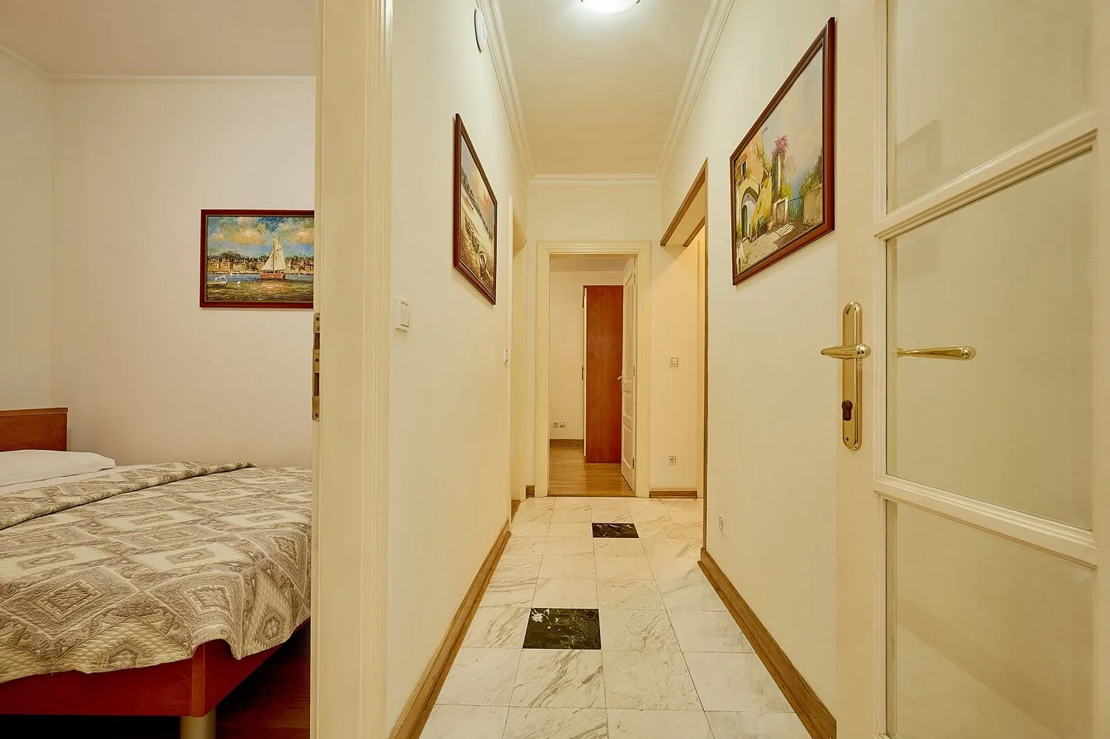 Prodaja, četvorosoban stan, 89m², Sveti Stefan, Budva