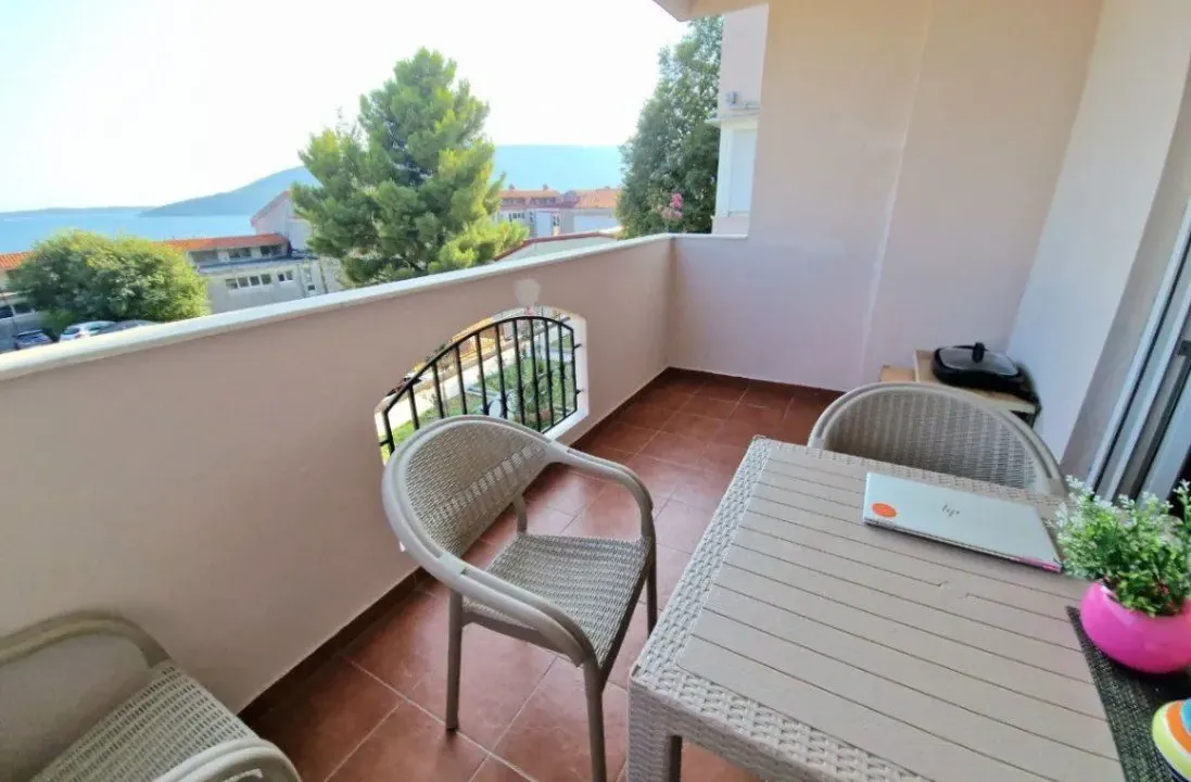 Izdavanje, jednosoban stan, 37m², Savina, Herceg Novi