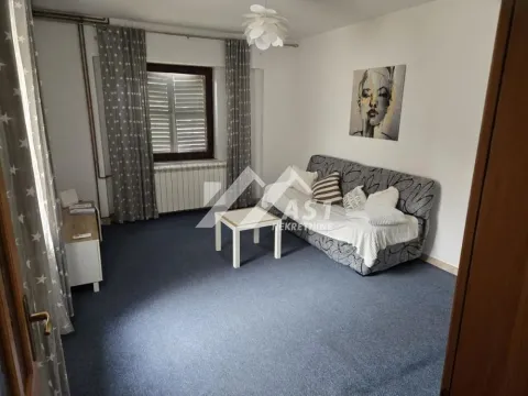 Rent, house, 90m², Lipov gaj, Novi Sad Sve Podlokacije - image 2