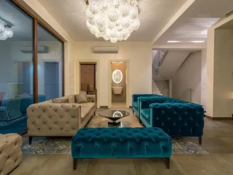 Sale, house, 831m², Bečići, Budva - image 4