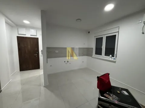 Izdavanje, trosoban stan, 65m², Vidovdansko naselje, Novi Sad Sve Podlokacije - image 4