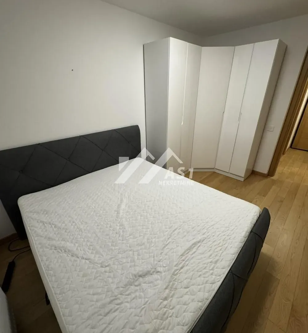 Izdavanje, trosoban stan, 60m², Novi Sad Sve Podlokacije, Novi Sad