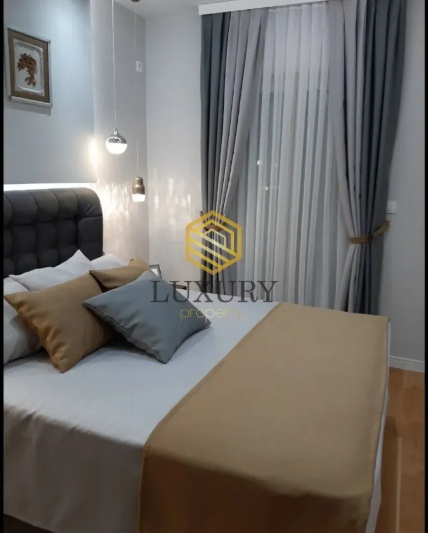 Izdavanje, jednosoban stan, 50m², Central Point, Podgorica