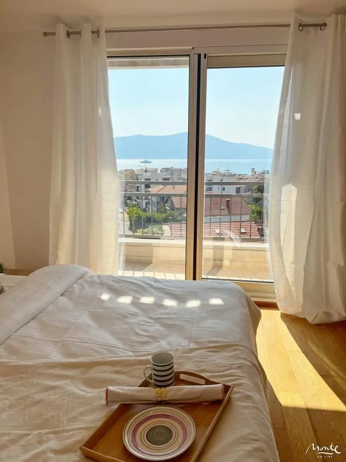 Prodaja, trosoban stan, 99m², Tivat, Crna Gora