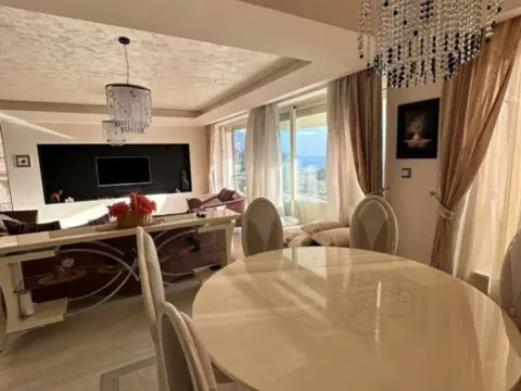 Prodaja, četvorosoban stan, 177m², Budva, Crna Gora