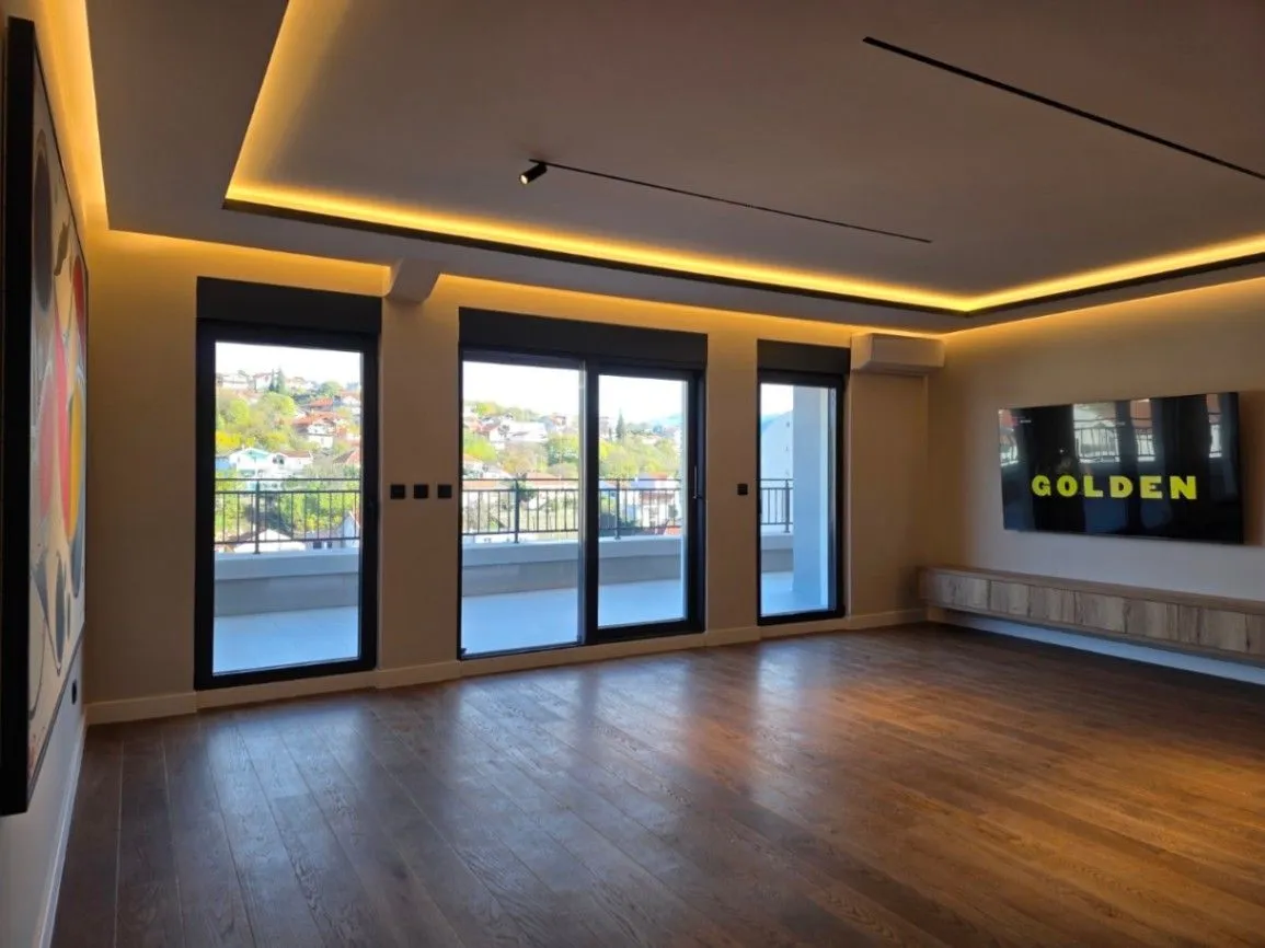 Izdavanje, trosoban stan, 163m², Dalmatinska ulica, Podgorica