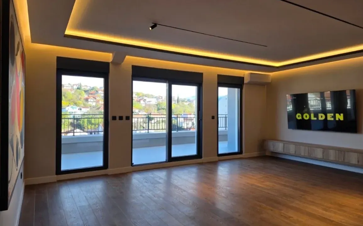 Izdavanje, trosoban stan, 163m², Dalmatinska ulica, Podgorica