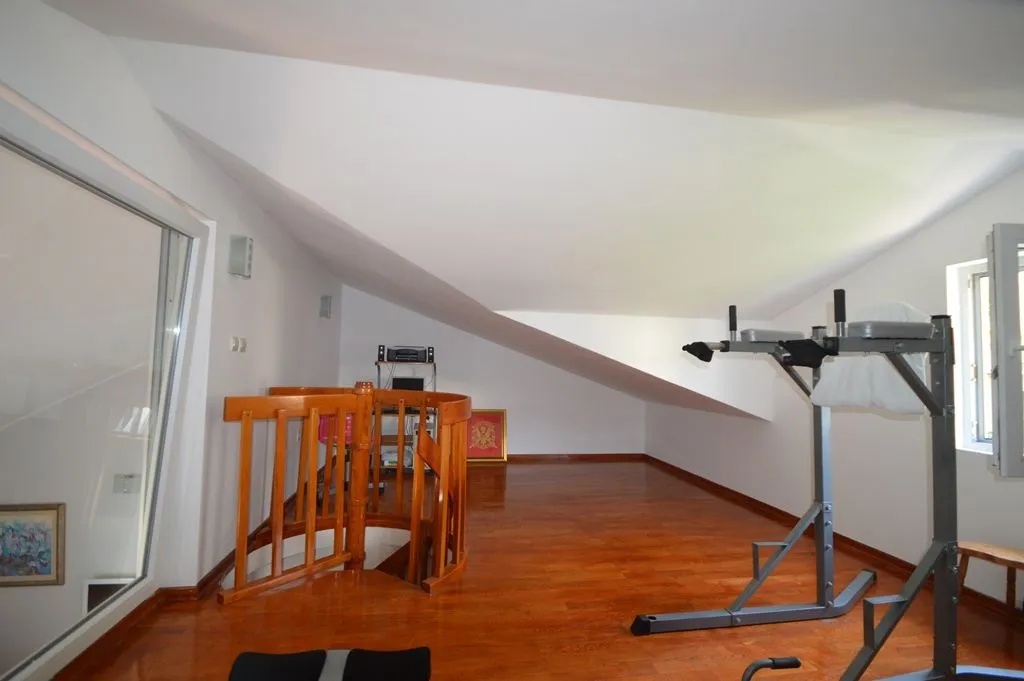 Prodaja, kuća, 285m², Đenovići, Herceg Novi