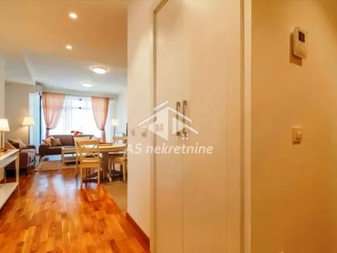 Rent, three bedroom apartment, 86m², Savski Venac, Beograd - image 13