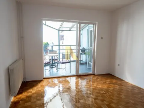 Izdavanje, trosoban stan, 71m², Centar, Novi Sad - image 11