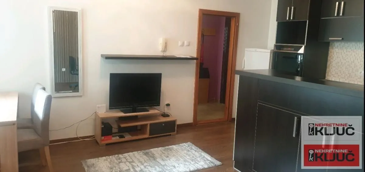 Izdavanje, jednosoban stan, 47m², Socijalno, Novi Sad Sve Podlokacije