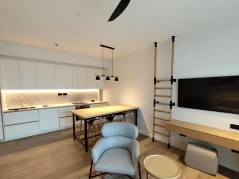 Izdavanje, dvosoban stan, 95m², Boka Place, Tivat - image 2