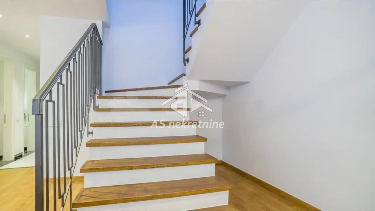 Rent, apartment, 188m², Kalenić Pijaca, Vračar Sve Podlokacije