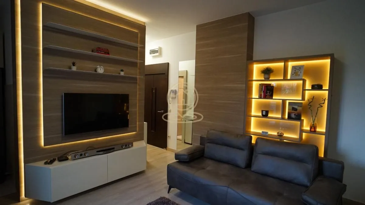 Izdavanje, jednosoban stan, 32m², Vračar Sve Podlokacije, Beograd