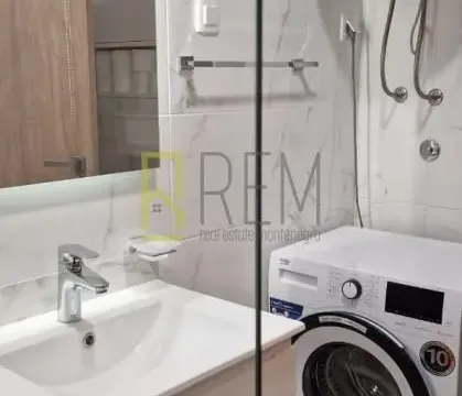 Izdavanje, jednosoban stan, 50m², City Kvart, Podgorica - image 2