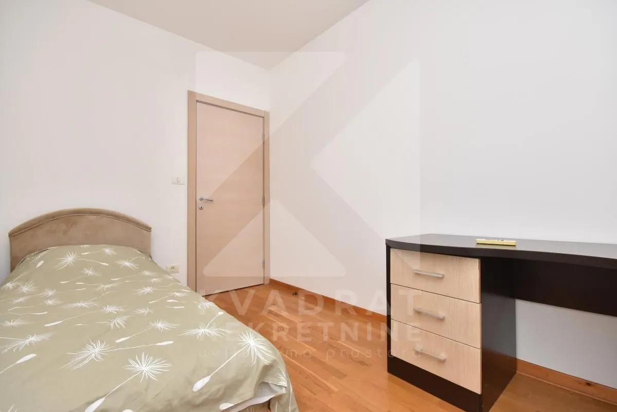 Rent, three bedroom apartment, 120m², City Kvart, Podgorica