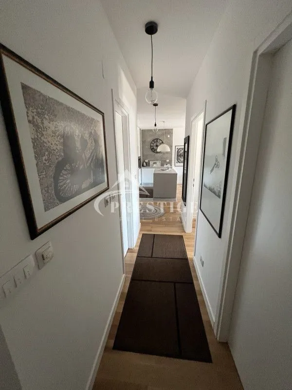 Izdavanje, dvosoban stan, 75m², City Kvart, Podgorica