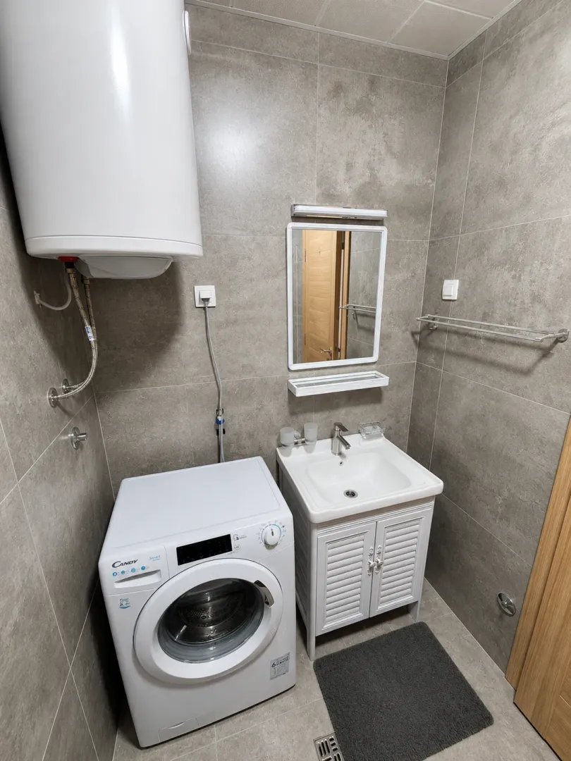 Izdavanje, dvosoban stan, 66m², Pobrežje, Podgorica
