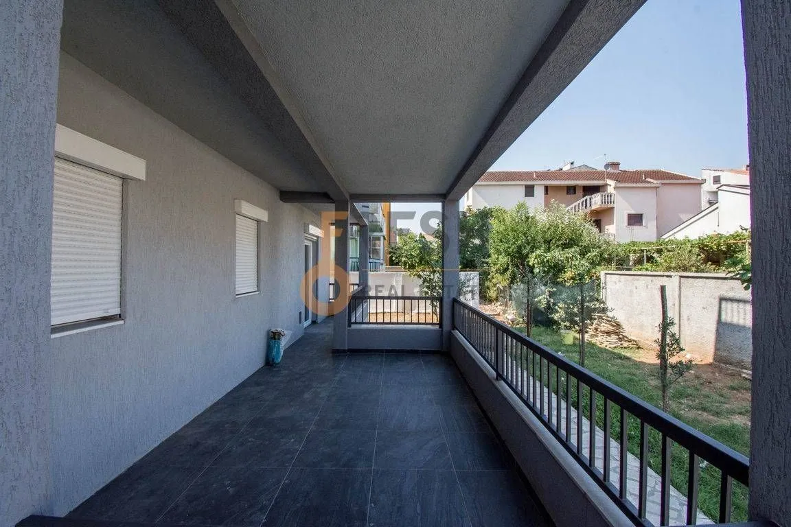 Prodaja, kuća, 450m², Stari Aerodrom, Podgorica