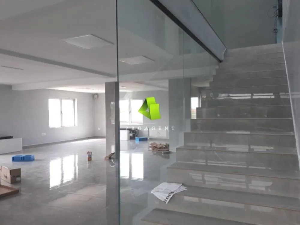 Rent, office space, 260m², Medijana, Niš