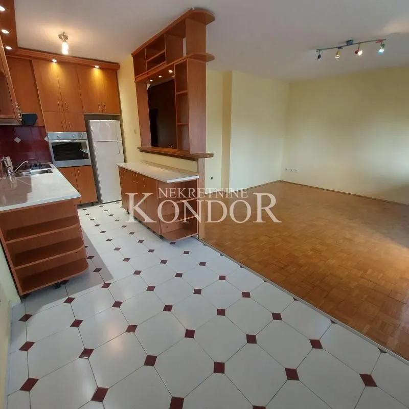 Sale, three bedroom apartment, 68m², Novi Beograd Blok 21, Novi Beograd Sve Podlokacije