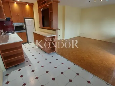 Sale, three bedroom apartment, 68m², Novi Beograd Blok 21, Novi Beograd Sve Podlokacije - image 7