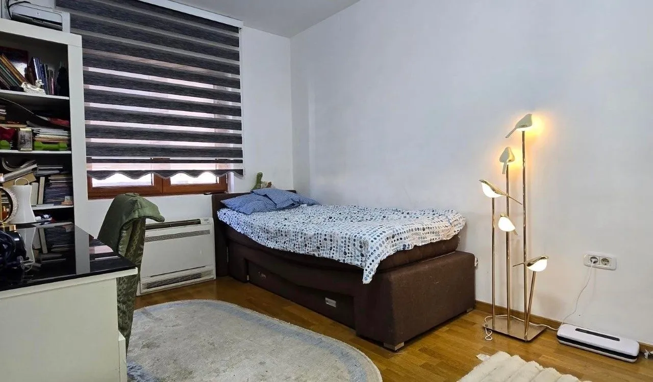 Prodaja, trosoban stan, 120m², Tološka šuma, Podgorica