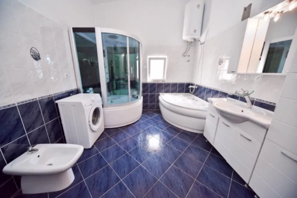 Rent, three bedroom apartment, 200m², Dobre Vode, Bar