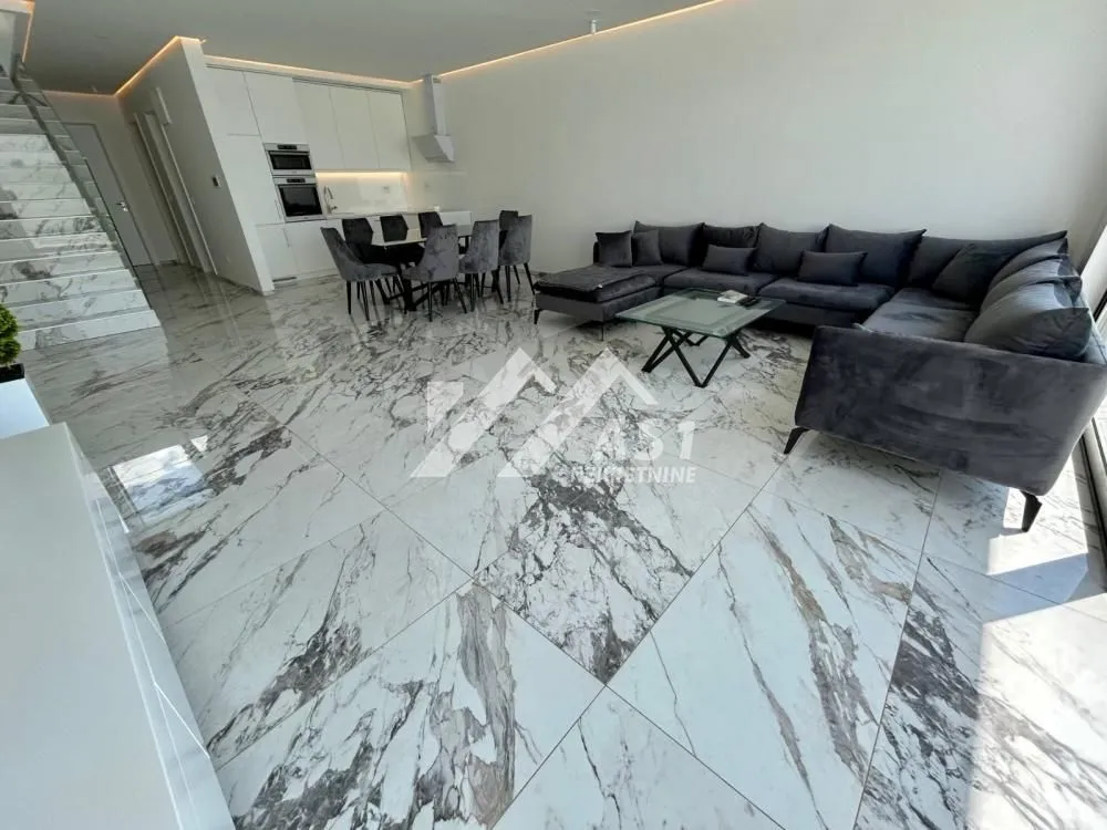 Rent, house, 180m², Mišeluk, Petrovaradin