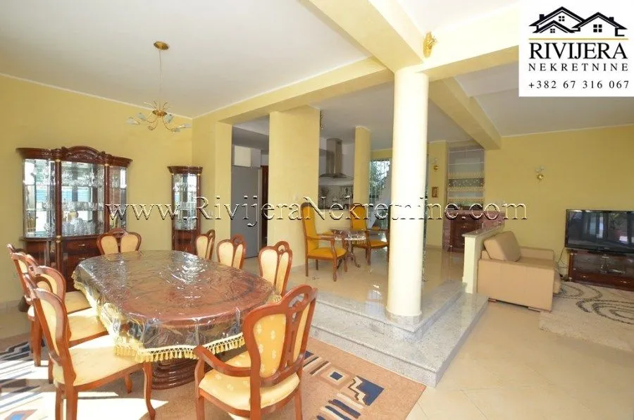 Prodaja, kuća, 245m², Njivice, Herceg Novi