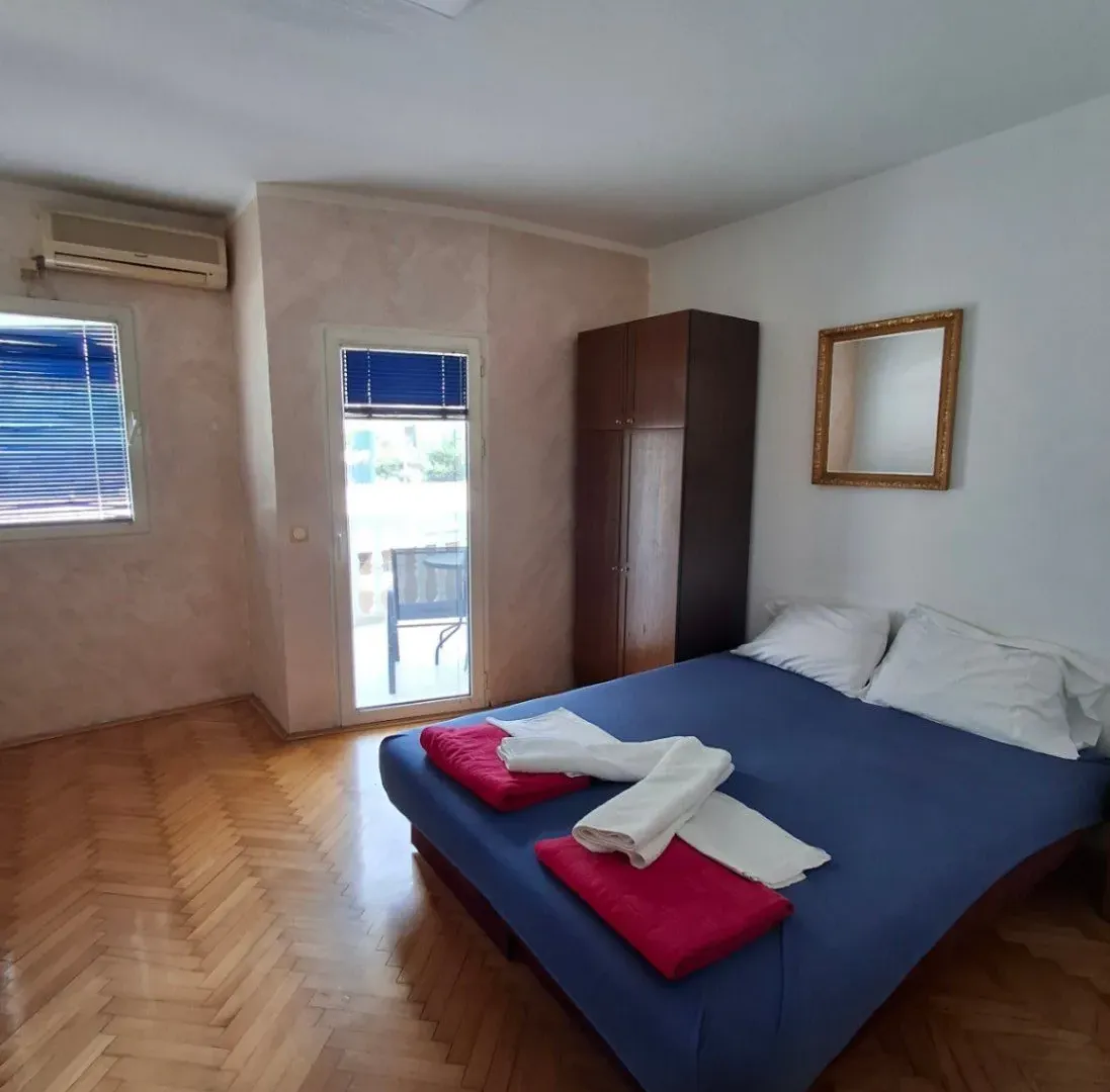 Izdavanje, garsonjera, 25m², Podkošljun, Budva