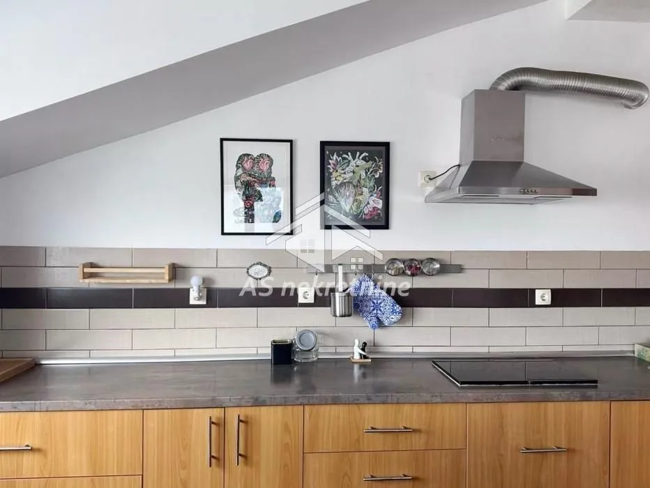 Izdavanje, trosoban stan, 87m², Čubura, Beograd