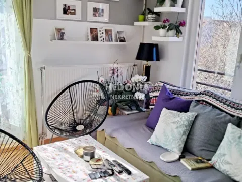 Stan in Zvezdara Sve Podlokacije