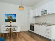Izdavanje, jednosoban stan, 45m², Kalimanj, Tivat - image 9