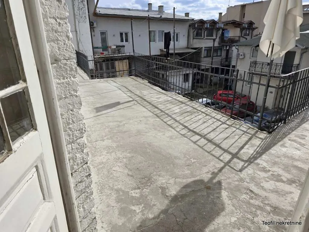 Izdavanje, dvosoban stan, 72m², Zemun Centar, Zemun Sve Podlokacije