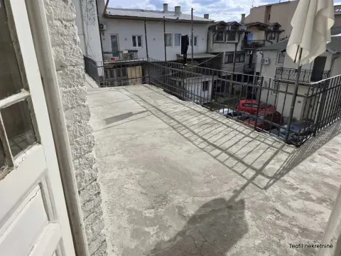 Izdavanje, dvosoban stan, 72m², Zemun Centar, Zemun Sve Podlokacije - image 12