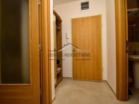 Rent, one bedroom apartment, 45m², Stari Aerodrom, Podgorica - image 10