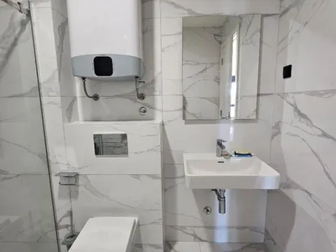 Izdavanje, jednosoban stan, 44m², City Kvart, Podgorica - image 2