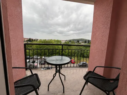 Izdavanje, trosoban stan, 92m², Krivi Most, Podgorica - image 6