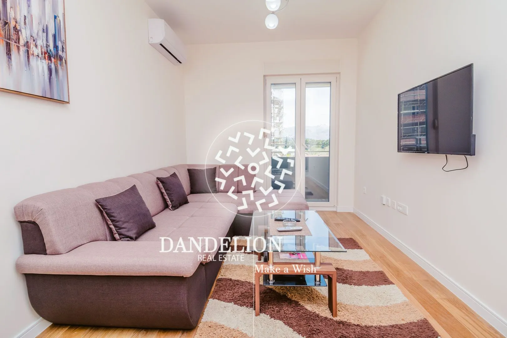 Izdavanje, jednosoban stan, 40m², Central Point, Podgorica