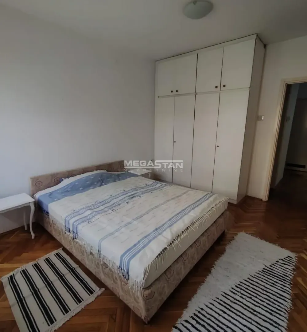 Rent, two bedroom apartment, 63m², Kalenić Pijaca, Vračar Sve Podlokacije