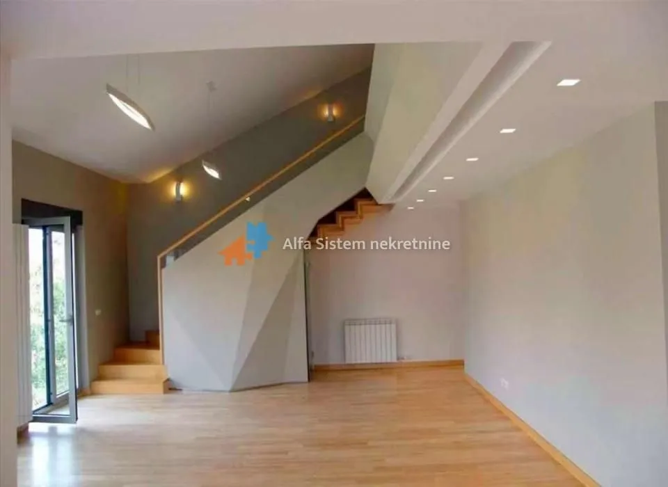 Rent, four bedroom apartment, 170m², Kalenić Pijaca, Vračar Sve Podlokacije