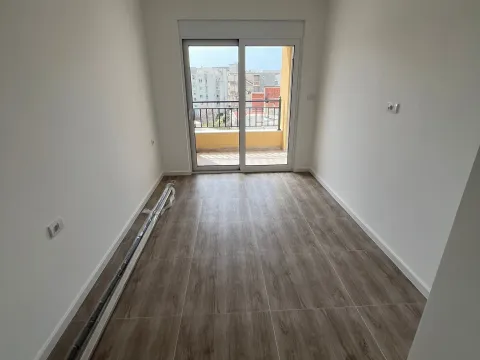Rent, one bedroom apartment, 48m², Šušanj, Bar - image 8