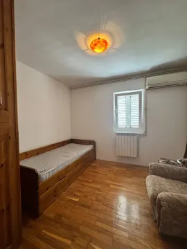 Rent, two bedroom apartment, 62m², Vidikovac, Budva - image 9