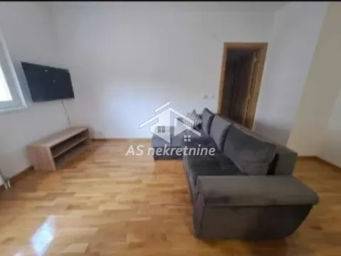 Izdavanje, dvosoban stan, 40m², Zvezdara Sve Podlokacije, Beograd
