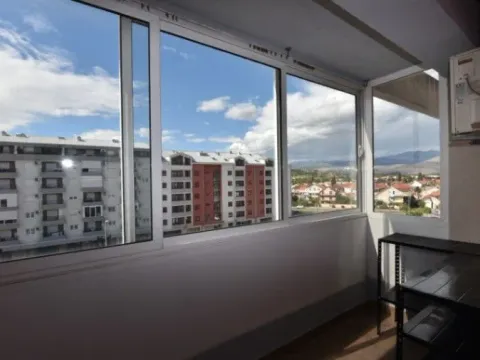 Izdavanje, dvosoban stan, 65m², Stari Aerodrom, Podgorica - image 10